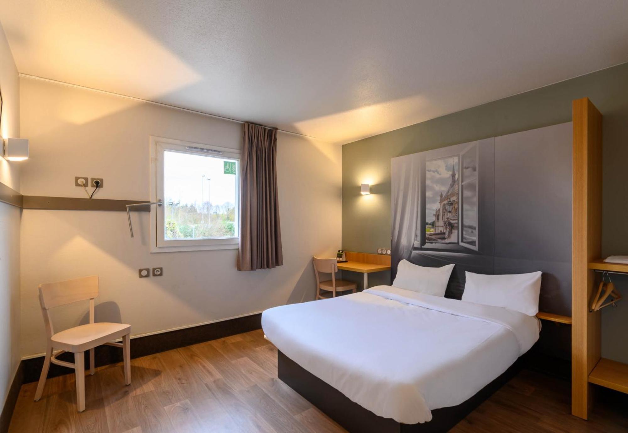 B&B Hotel Creil Chantilly Eksteriør bilde