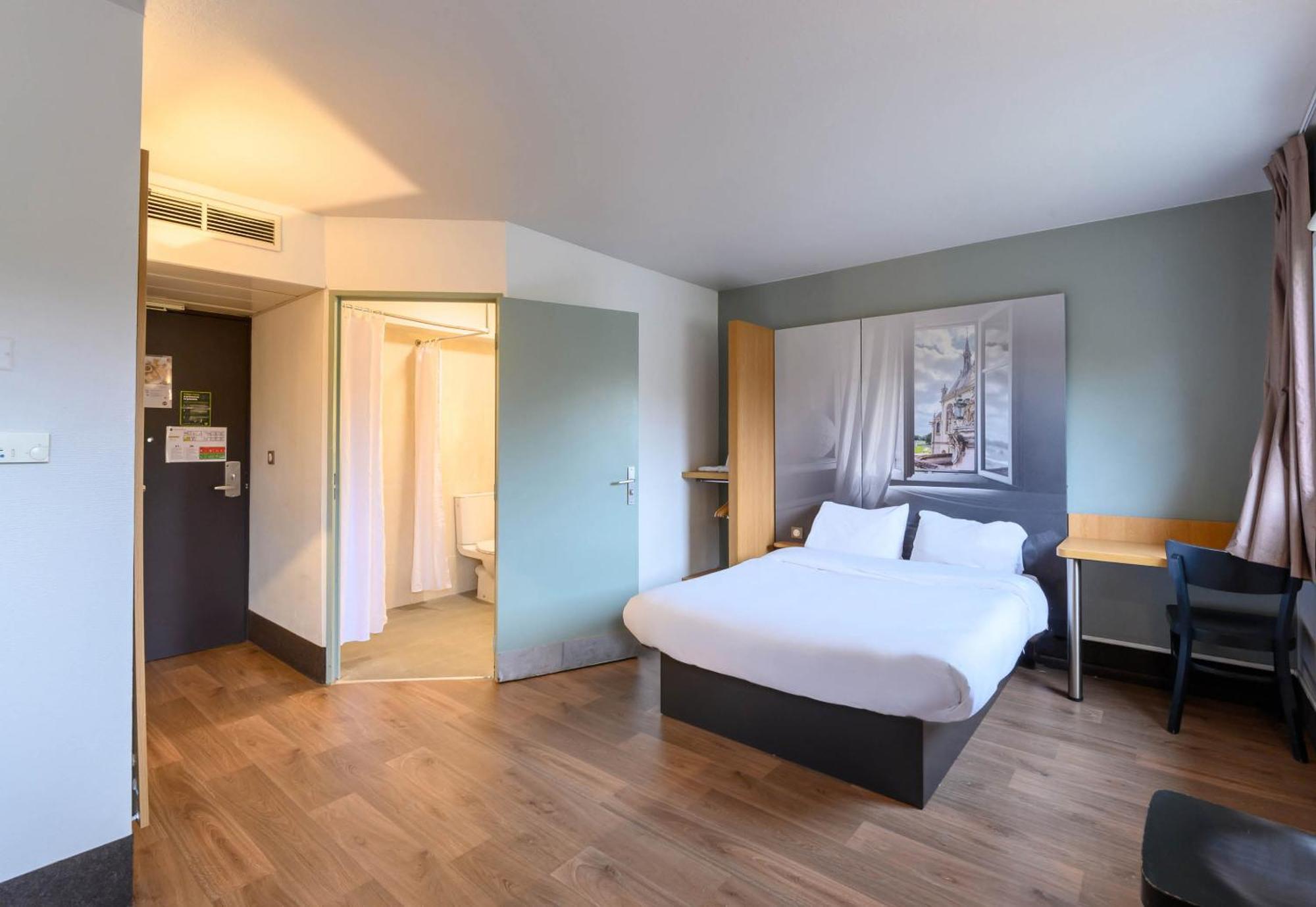 B&B Hotel Creil Chantilly Eksteriør bilde