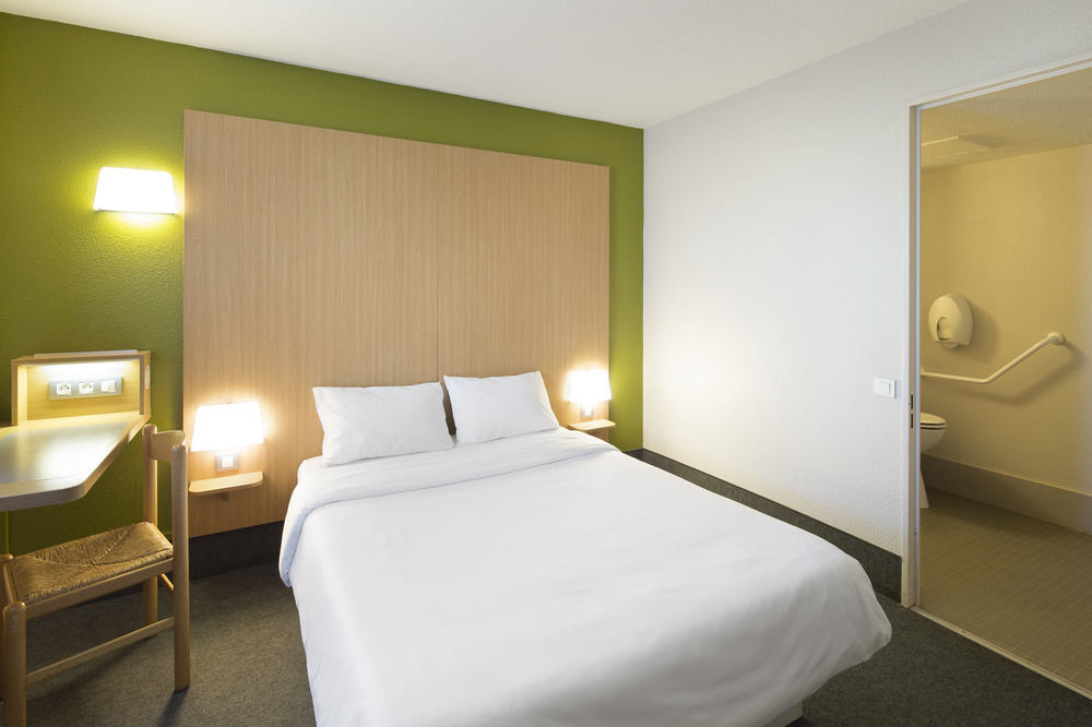 B&B Hotel Creil Chantilly Eksteriør bilde