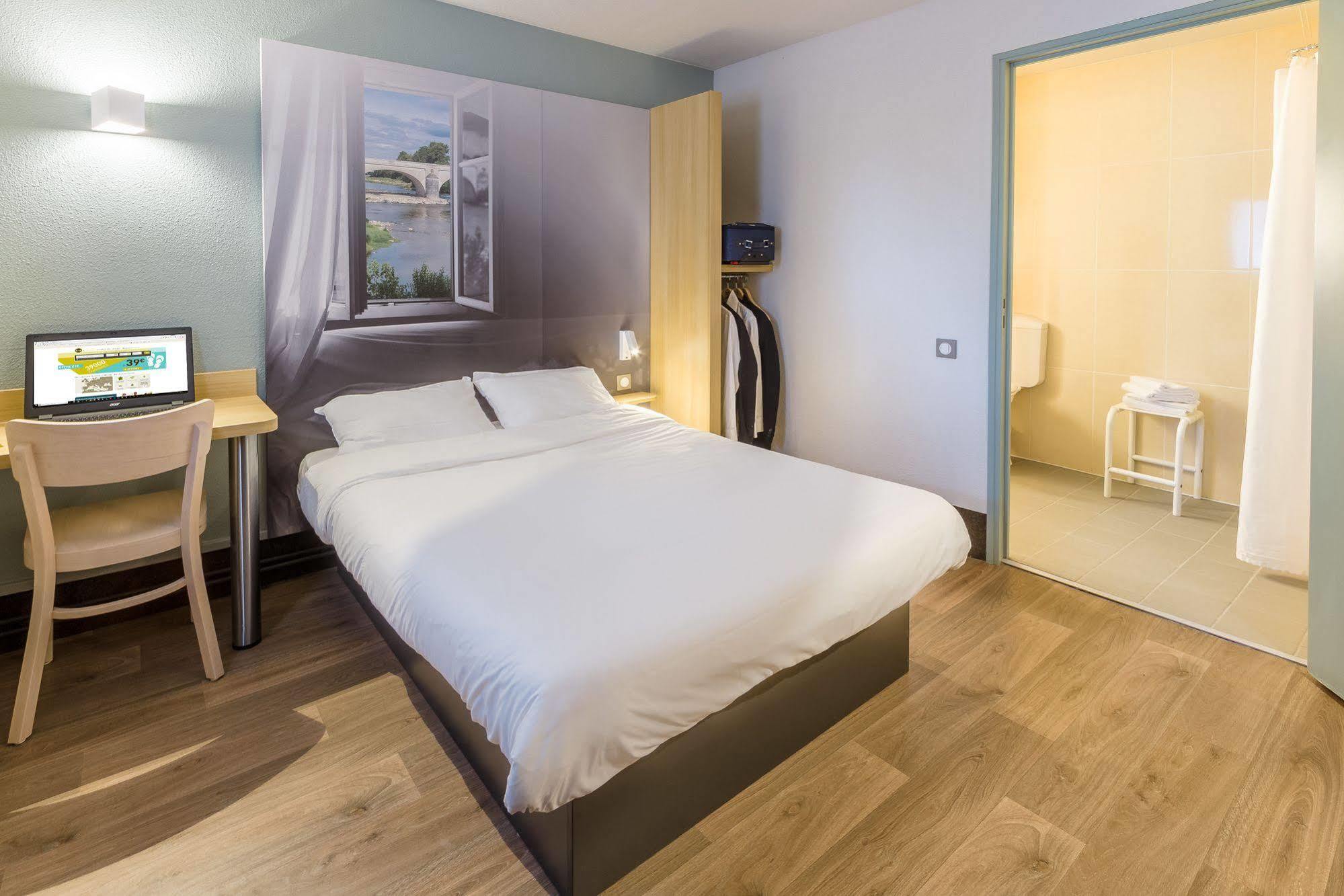 B&B Hotel Creil Chantilly Eksteriør bilde