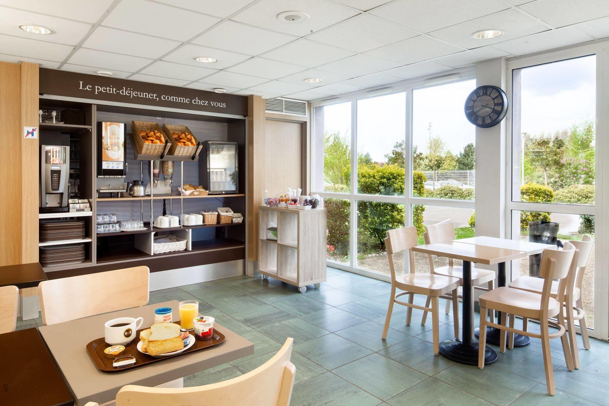 B&B Hotel Creil Chantilly Eksteriør bilde